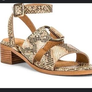 Seychelles Exhilarating Snakeskin Exotic Strappy Low‎ Heel Sandals Size 8.5